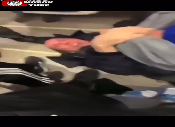 Video :A guy gets viciously assaulted in the metro in Montreal
